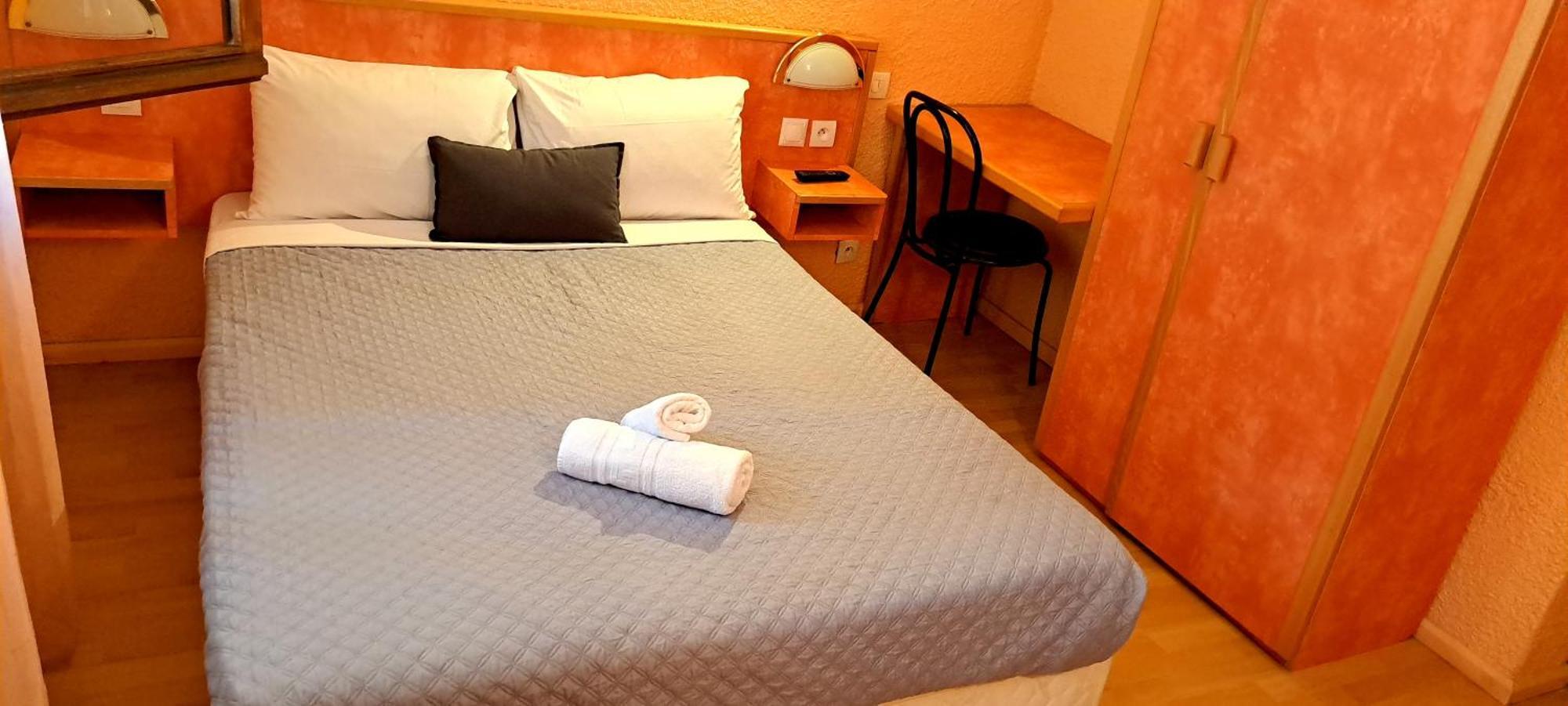 Hotel Restaurant Les Alizes Loriol Льо Пузен Екстериор снимка