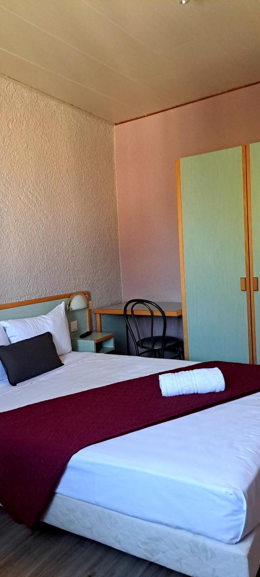 Hotel Restaurant Les Alizes Loriol Льо Пузен Екстериор снимка
