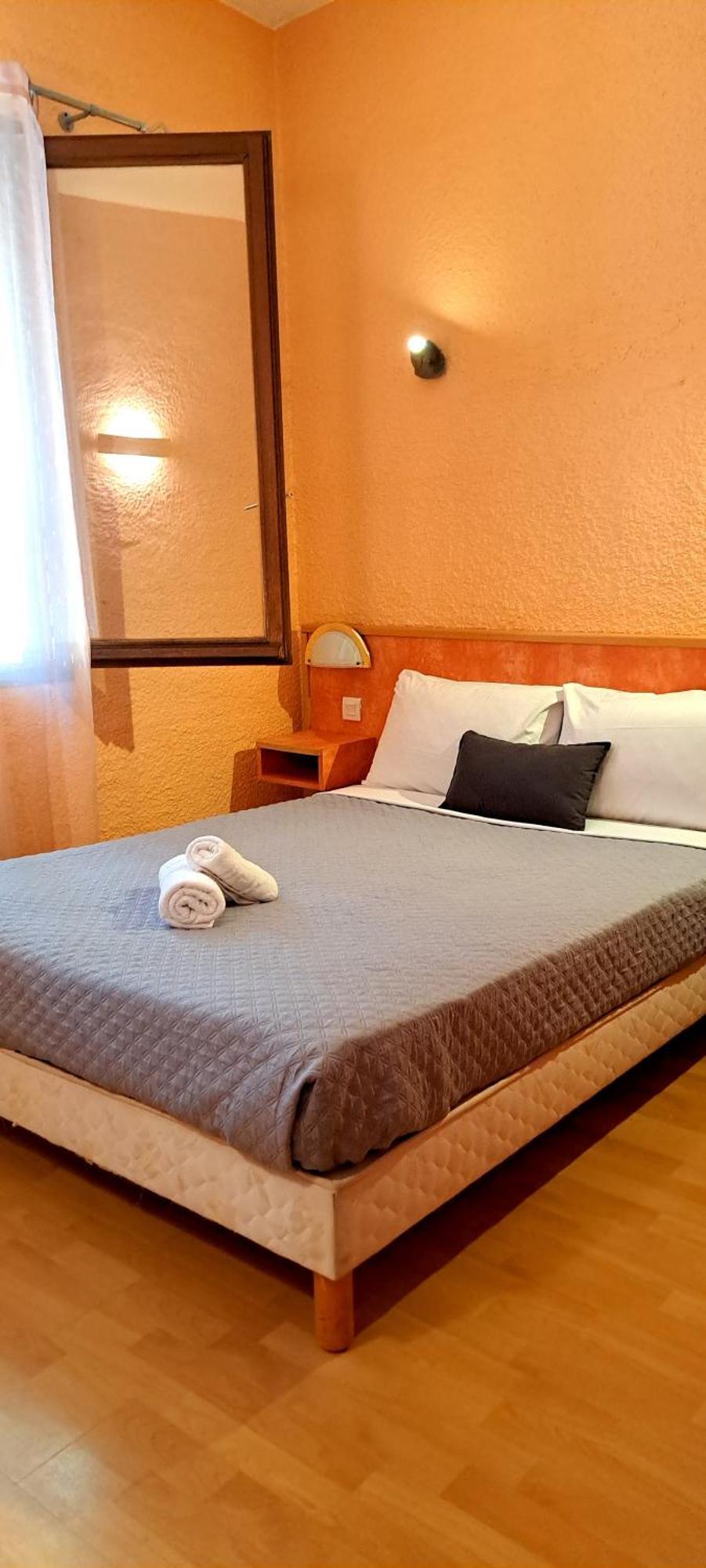 Hotel Restaurant Les Alizes Loriol Льо Пузен Екстериор снимка