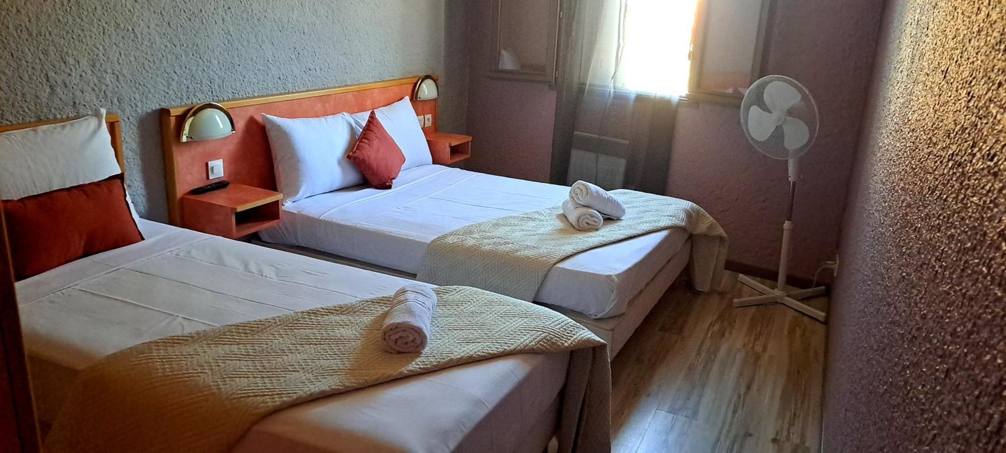 Hotel Restaurant Les Alizes Loriol Льо Пузен Екстериор снимка