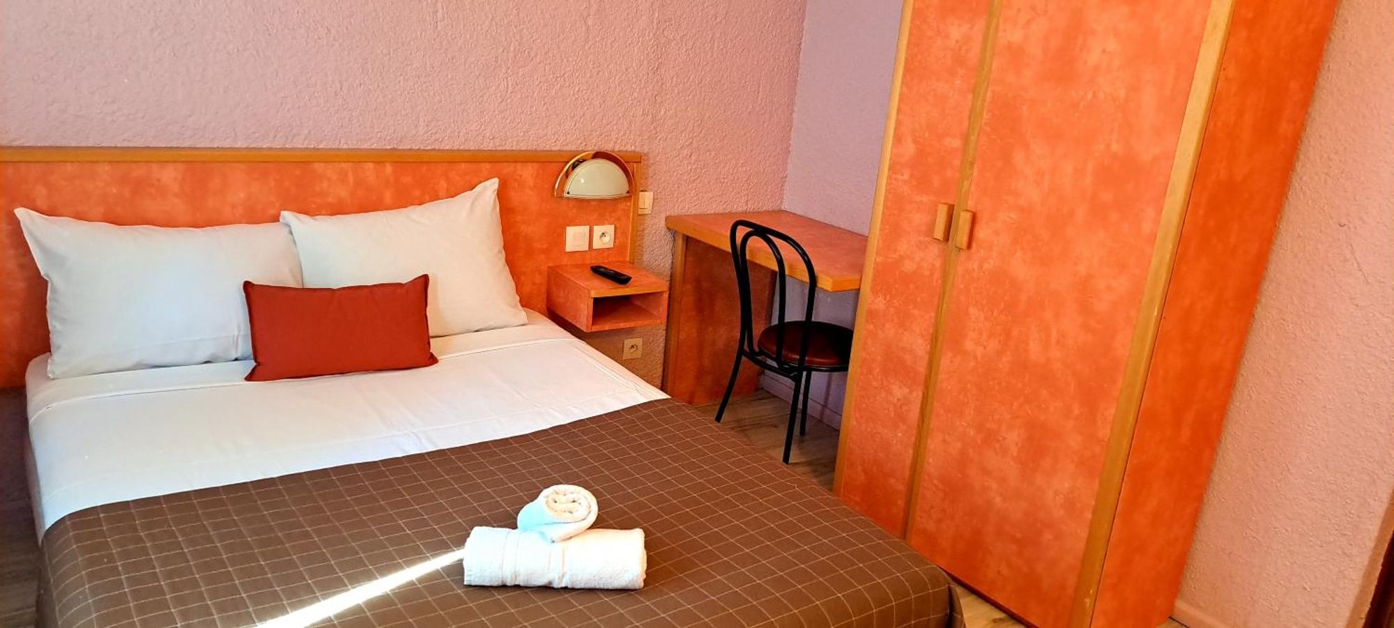 Hotel Restaurant Les Alizes Loriol Льо Пузен Екстериор снимка